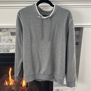 Robert Barakett men’s sweater
